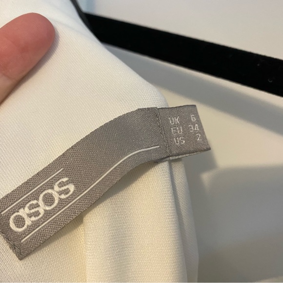 Asymmetrical Midi floral dress - Picture 2 of 3